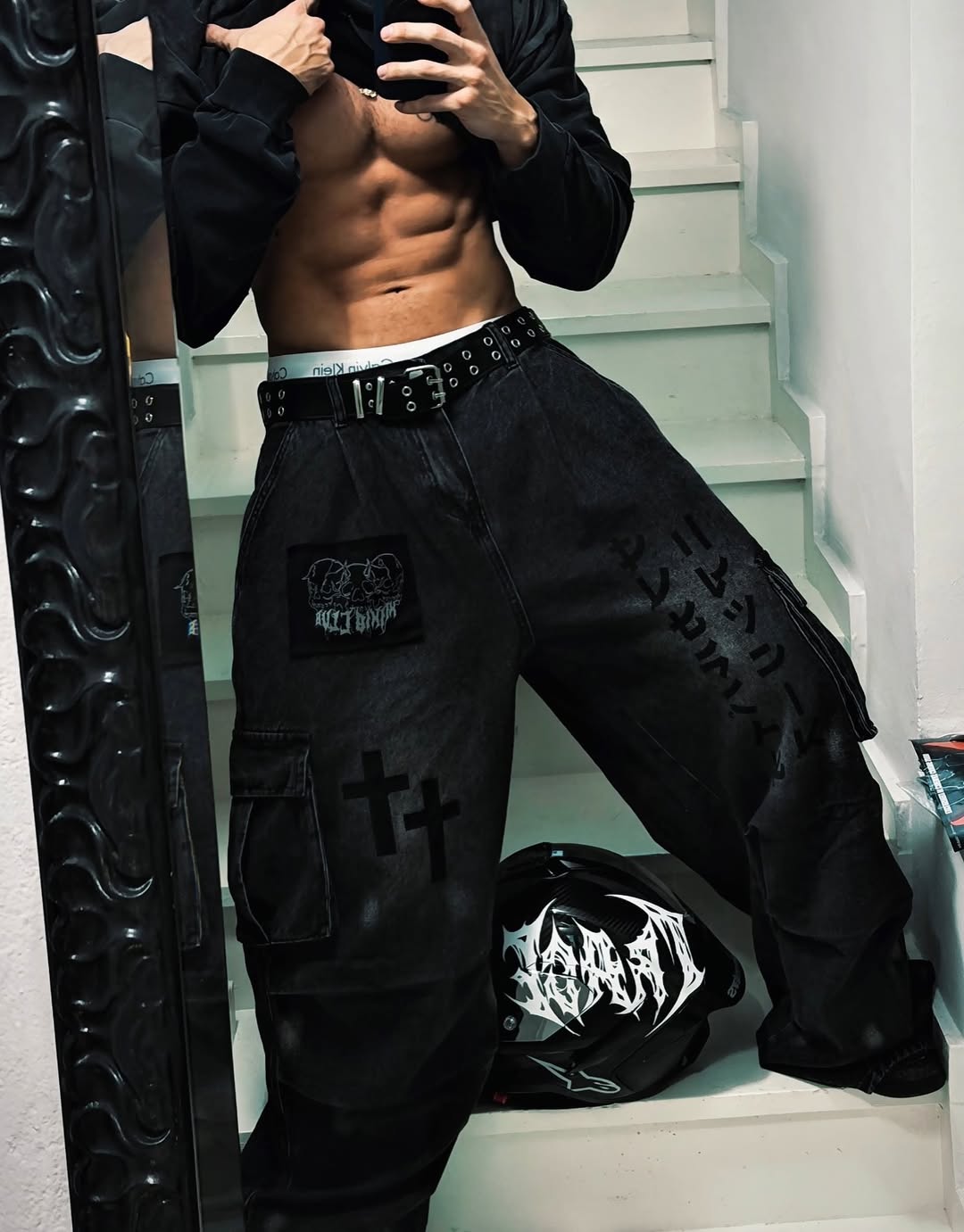 Dark Graffiti Patchwork Cargo Jeans(Free Belt and Chain Included)