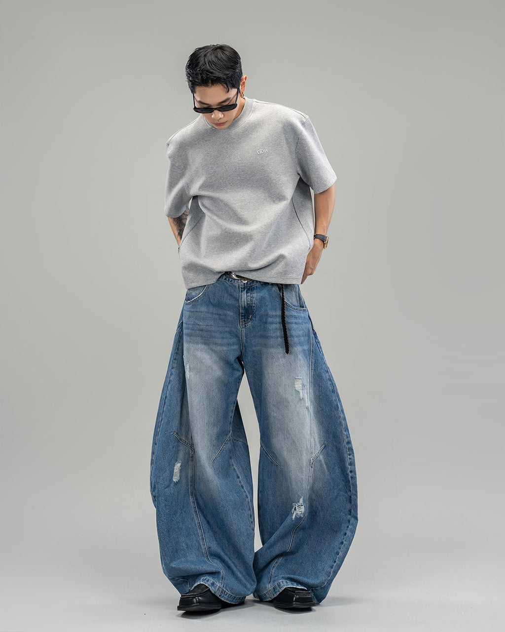 Pleated Blade-Cut Washed Jeans