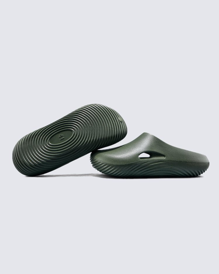 Minimalist Wave Sole Slip-On Sandals - Army Green